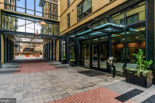 2125 14th St, Washington DC  20009-4464 exterior