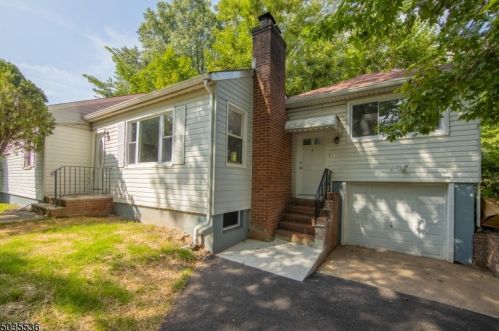 451 River Rd, Rahway NJ  07065-4203 exterior