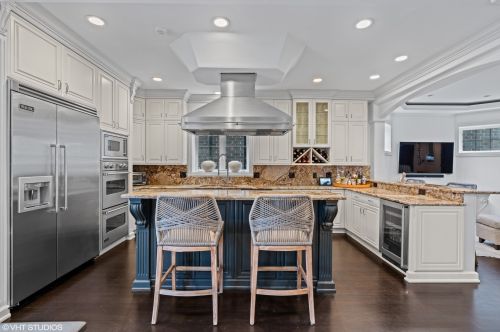 3651 Lakewood Ave, Chicago IL 60613-3724 exterior