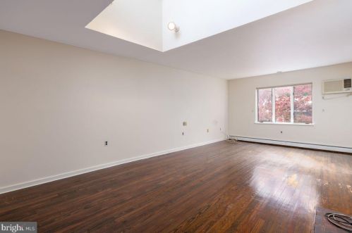 1940 Delancey Pl, Philadelphia PA 19103-6612 exterior