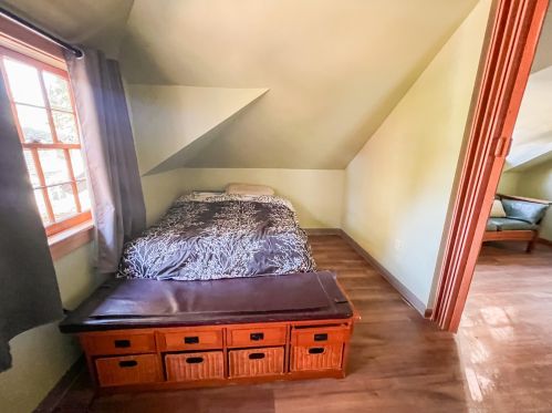 7 Walls St, Mount Desert ME  04660-6712 exterior