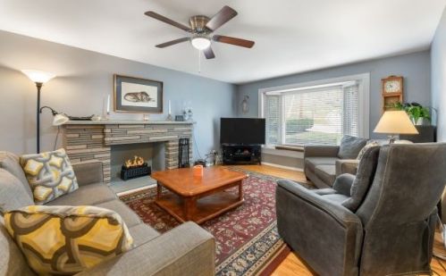 1491 Mohican Dr, Pittsburgh PA 15228-1613 exterior