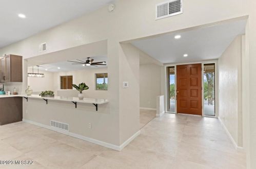 5862 Camino Arenosa, Tucson AZ  85718-4650 exterior