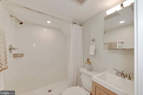 308 Rhode Island Ave, Washington DC  20001-1827 exterior