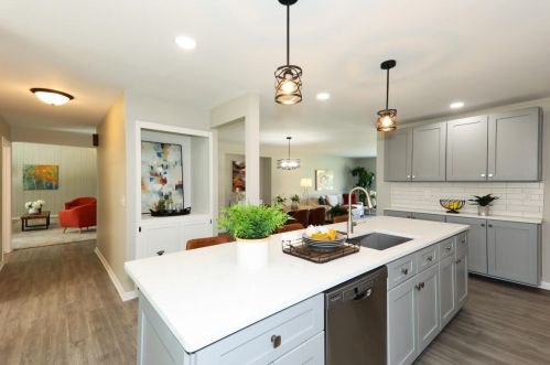 4445 Upham Ave, Milwaukee WI  53220-5122 exterior