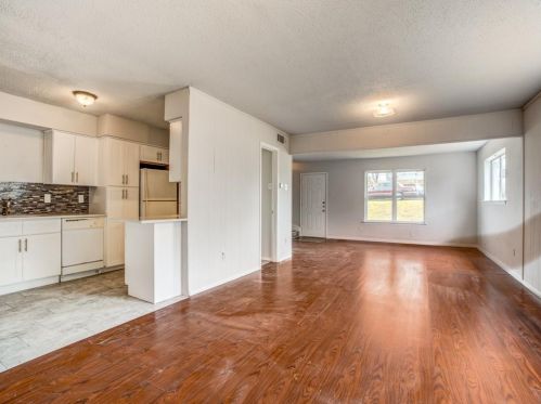 8121 Ferguson Rd, Dallas TX  75228-5849 exterior