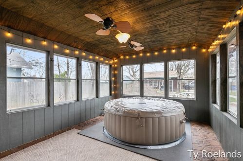 919 Leonard St, Grand Rapids MI 49504-4153 exterior