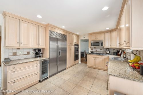 134 Edwards Rd, East Freehold NJ exterior