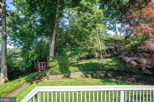 6806 Belford Dr, Silver Spring MD 20912-4841 exterior