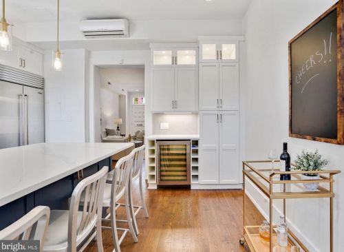 1732 18th St, Washington DC 20009-6110 exterior