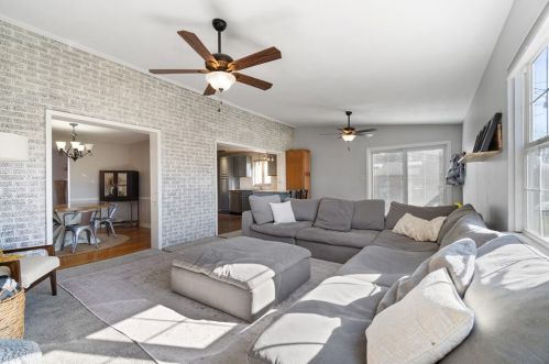 356 Spring Valley Rd, Pittsburgh PA  15243-1418 exterior