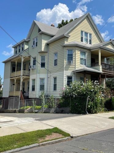 462 Church St, New Britain, CT 06051-2311