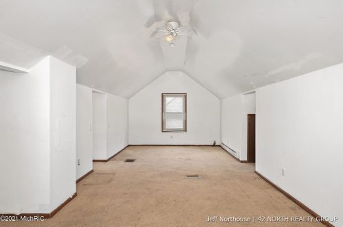 1342 Whiting St, Wyoming MI exterior