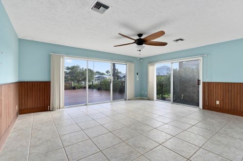 2500 Harbour Cv Dr, Fort Pierce FL 34949-1561 exterior