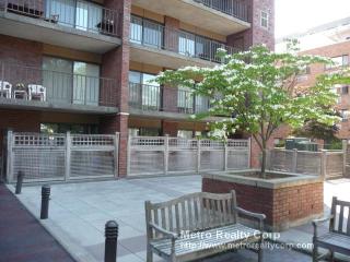 80 Centre St, Brookline MA  02446-2832 exterior