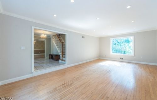 60 Rockledge Dr, Livingston NJ  07039-1112 exterior