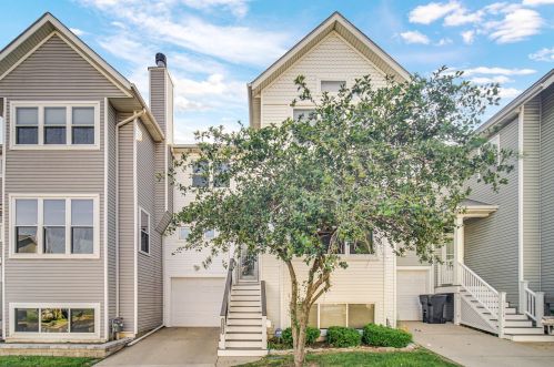 4234 Kolmar Ave, Chicago, IL 60641-1963