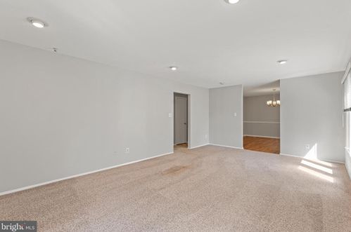 1921 Dundee Rd, Rockville MD exterior