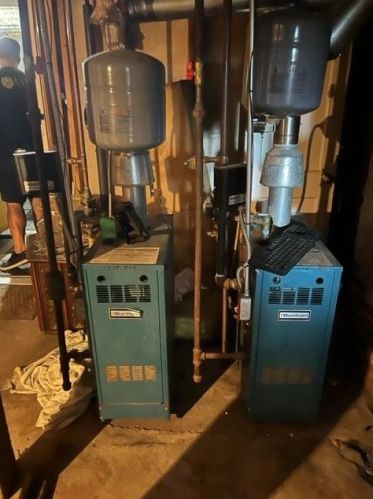 33 Gilbert St, Woonsocket RI 02895-6408 exterior