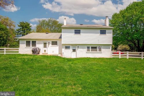 304 Pheasant Dr, Huntingdon Valley PA  19006-3038 exterior