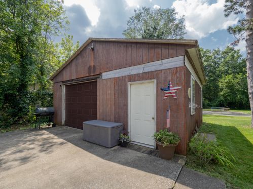 2263 Leigh Ave, Kalamazoo MI 49048-1140 exterior