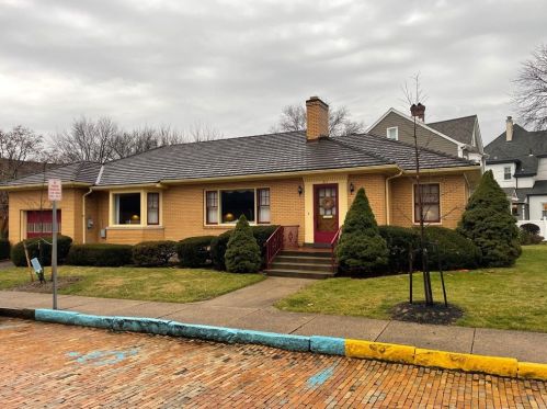 311 Maple Ave, Pittsburgh PA  15218-1589 exterior