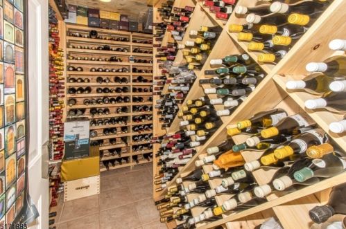 10 Marion Ln, Scotch Plains NJ 07076-2925 exterior