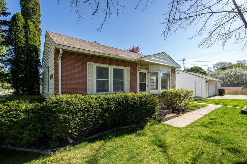 4072 Alexander Ave, Milwaukee, WI 53235-4704