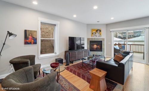 4425 Damen Ave, Chicago IL 60625-1701 exterior