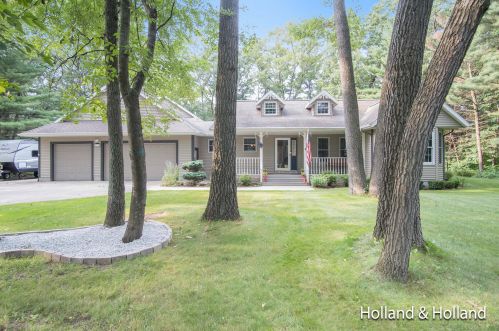3866 Towering Oaks Cir, Meskegon, MI 49442-8435