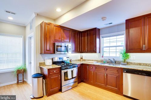 1835 Kendall St, Washington DC  20002-1605 exterior