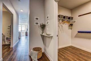 500 3rd Ave, Seattle WA  98119-3914 exterior