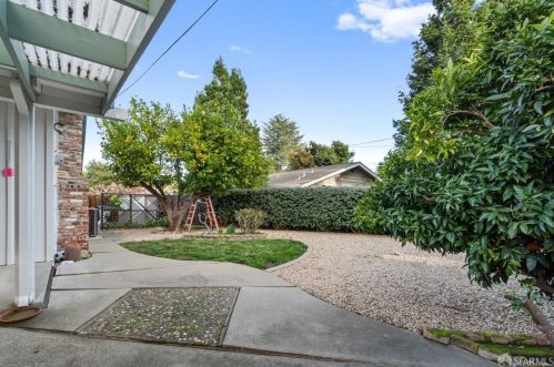 1678 Pepperwood Ct, Concord CA  94521-1126 exterior