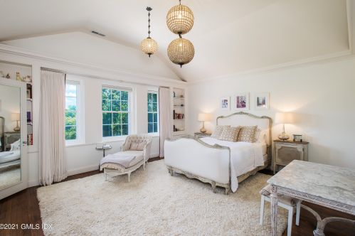 200 Clapboard Rdg Rd, Greenwich CT 06831-3352 exterior