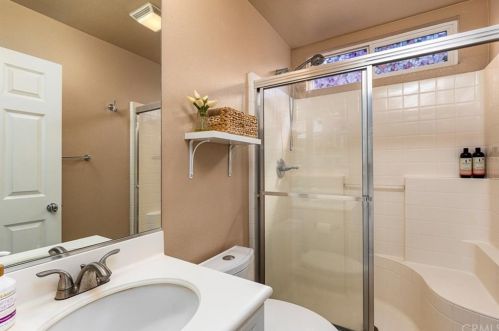 291 Monument Dr, Perris CA 92570-9063 exterior