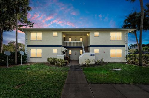 1522 Royal Green Cir, Fort Pierce, FL 34952-7624