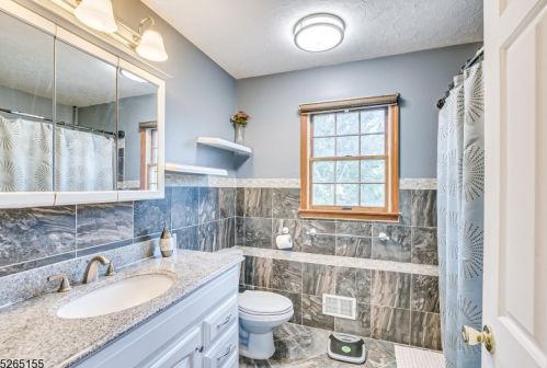 48 Morgan Ln, Bridgewater NJ 08807-3008 exterior