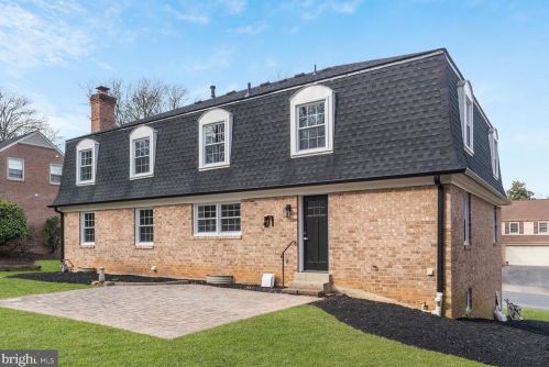 8916 Copenhaver Dr, Rockville MD  20854-3009 exterior