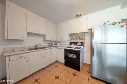 2320 40 Ave, Phoenix AZ 85009-4025 exterior