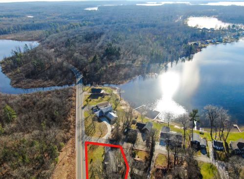 11384 Hydeaway Ct, Middlevle MI 49333-8252 exterior