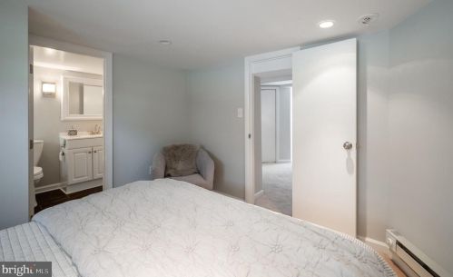 301 Raymond Ave, Alexandria VA 22301-1037 exterior