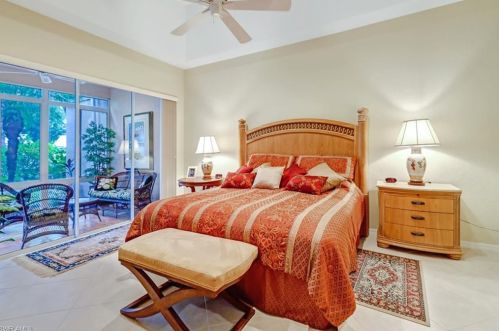 4870 Boulevard Ct, Naples FL 34103-3046 exterior