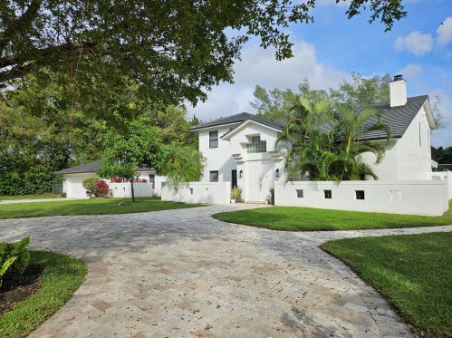 8044 Twin Lk Dr, Boca Raton FL 33496-1960 exterior