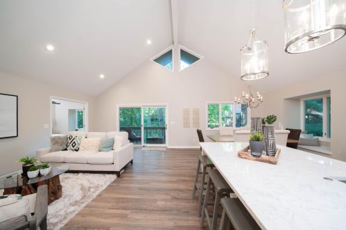 919 Essex Cir, Kalamazoo MI 49008-2349 exterior