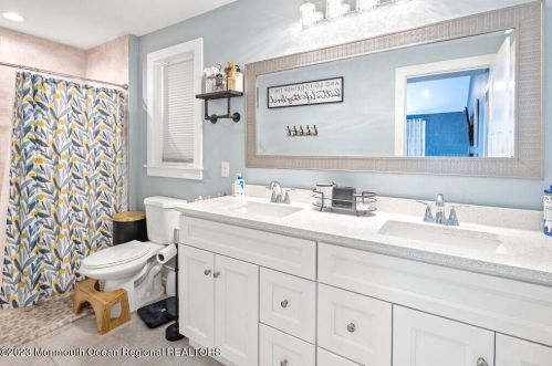 908 Calvin St, Lacey NJ 08731-1056 exterior