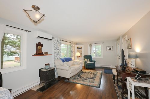 19 Amoskeag Rd, Concord NH 03301-4641 exterior