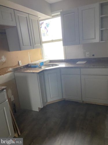 1933 Juniper St, Philadelphia PA  19148-2217 exterior