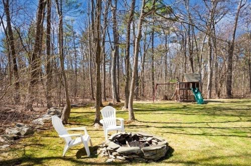 105 Hillside Rd, North Andover MA 01845-5316 exterior