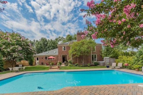 9387 Mt Vernon Cir, Alexandria VA  22309-3219 exterior