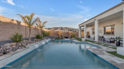 8513 22 Dr, Phoenix AZ 85041-7712 exterior